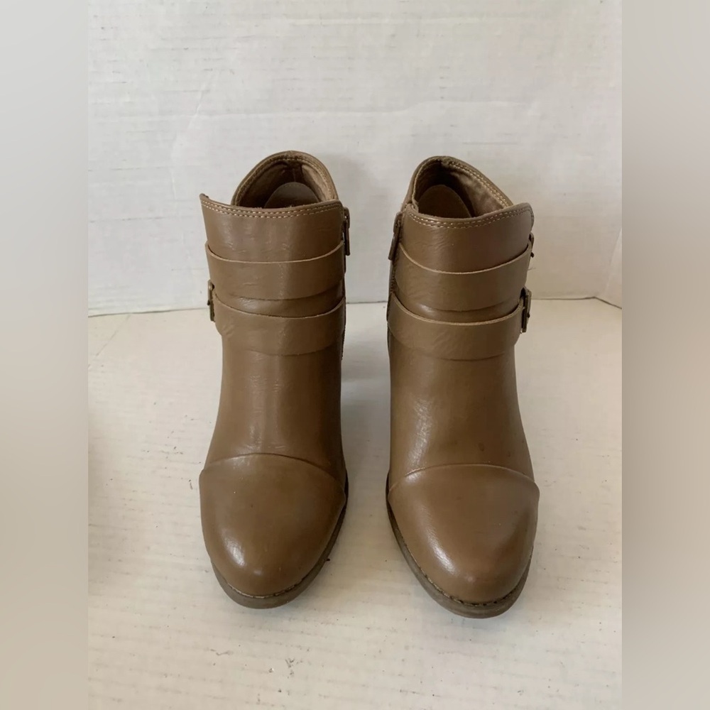 LC LAUREN CONRAD Cedar Tan Brown Ankle Booties Size 7.5
